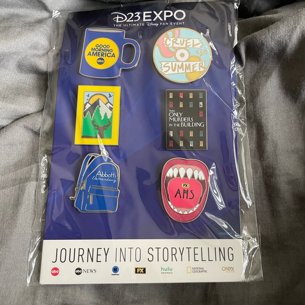 D23 expo Journey into Storytelling exclusive 6 piece pin set new!